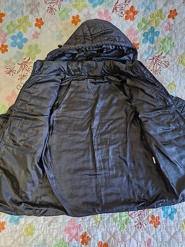 Демисезонные куртки: Продаю куртку деми,размер M 160/84A. маломерит. капюшон — 4