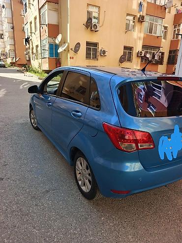 muherrik qoruyucu: BAIC (BAW) hatchback, mavi rəng, şəhər üçün yığcam və qənaətcil model — 3