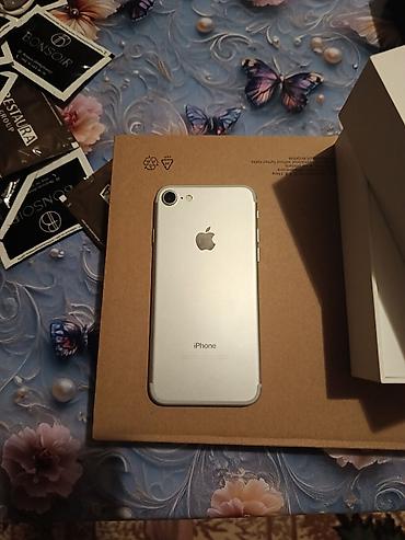 Apple iPhone: IPhone 7, 32 GB, Gümüşü, Barmaq izi — 7