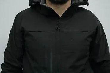 Kožne jakne: Crna muška softshell jakna brenda Mountain Sport sa kapuljačom. Jakna — 21