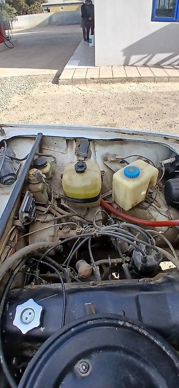 VAZ (LADA): VAZ 2107 sedan Xüsusiyyətlər: - Kuzov: 4 qapılı sedan, ağ rəng - — 2