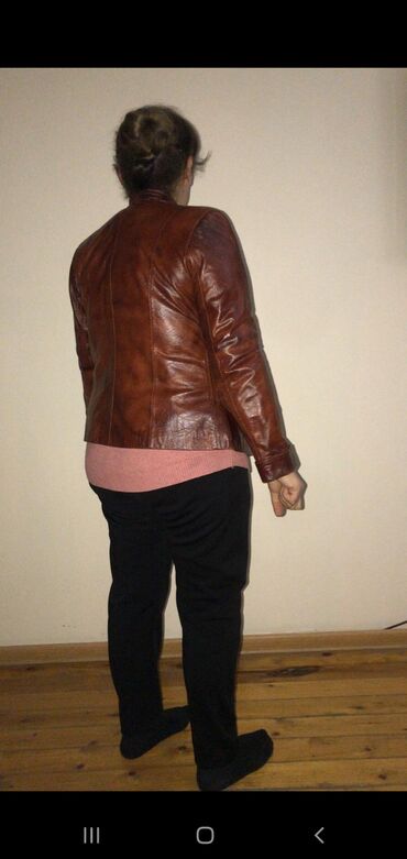 Kardiqanlar, jaketlər: Qadinlar ucun tebii dəri geyimler. Tezedi hamsi. Magaza baglanibdi -da lalafo.az — 1 Kardiqanlar, jaketlər: Qadinlar ucun tebii dəri geyimler. Tezedi hamsi. Magaza baglanibdi — 1