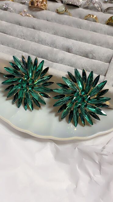 zlatna kajla sa krstom: Clip-on earrings, Material: Crystal