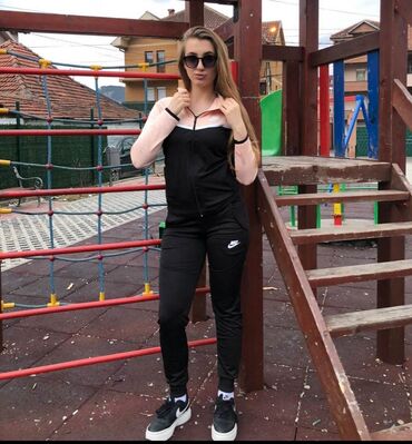 Gornji i donji deo: M - 2xl
Likra
3200 — 11