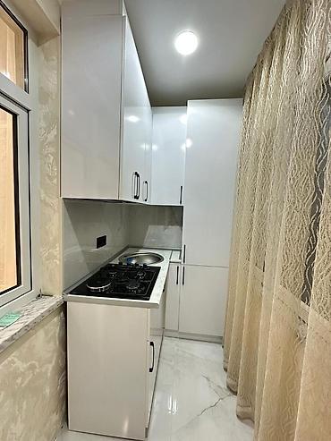 ecemi: Bakı, 3 otaqlı, Köhnə tikili, m. Memar Əcəmi, 60 kv. m — 2