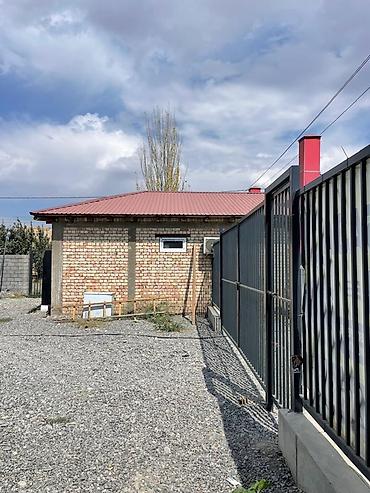 южная магистраль: 10000 м², With parking, Другой тип здания — 2