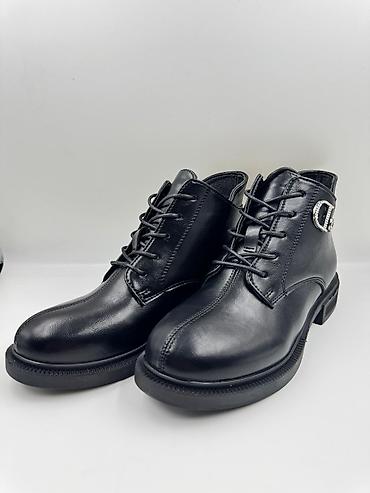 Кроссовки и спортивная обувь: Продаю оптом, качественная женская обувь. Разных моделей и размеров — 13