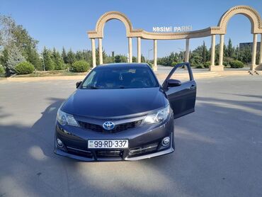 Toyota Camry: 2.5 l | 2014 il Sedan