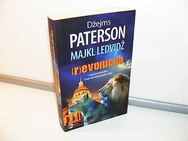 keyboard: Dzejms Paterson i Majkl Ledvidz - RevolucijaIzdavac: Evro Giunti 2013 — 1