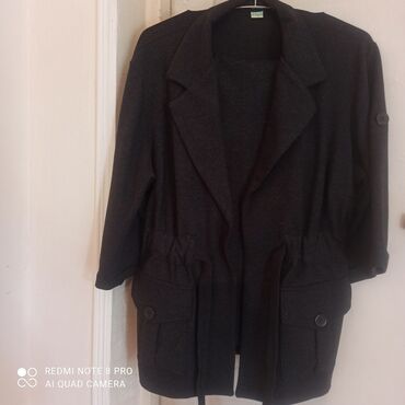 белые мужские костюмы: Pencək şalvar satılır təzədir heç geynilmeyib. M.L.XL razmere