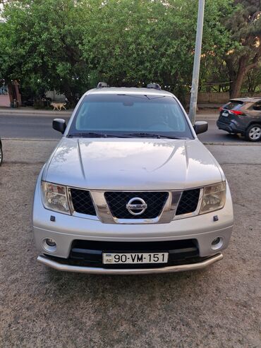 Nissan: Nissan Pathfinder: 2.5 l | 2005 il