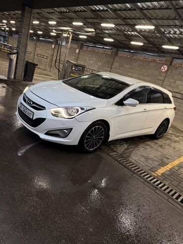 Hyundai: Hyundai i40: 2013 г., 2 л, Автомат, Бензин, Универсал — 1
