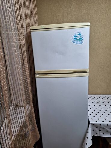 холодильник продажа: Холодильник Atlant, Б/у, Двухкамерный