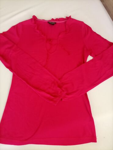 prljavo roze haljine: Guess bluza S 500 din