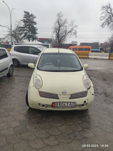 машина айнек: Nissan Март: 2004 г., 1.3 л, Бензин, Универсал