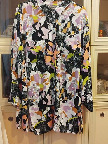 Digər qadın geyimləri: Açıq yaşıl fonda mavi yarpaq naxışlı uniseks uzunqol kaftan. Rahat -da lalafo.az — 5 Digər qadın geyimləri: Açıq yaşıl fonda mavi yarpaq naxışlı uniseks uzunqol kaftan. Rahat — 5