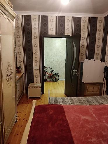 Mənzillər: Qaracuxurda Oz şexsi evimdir satiram,9/7 orta blok2 otaqLeninqrad — 5