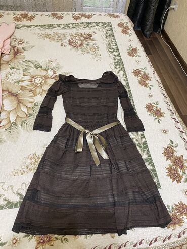 вечерние платья в махачкале: Продаю платье в размере S, носила 2-3 раза, почти новое, цена 1 000