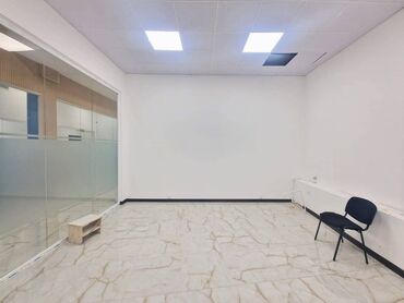 салон в аренду: Nəsimi rayonu, Rəşid Behbudov küçəsində plazada yeni təmirli 1 otaqlı