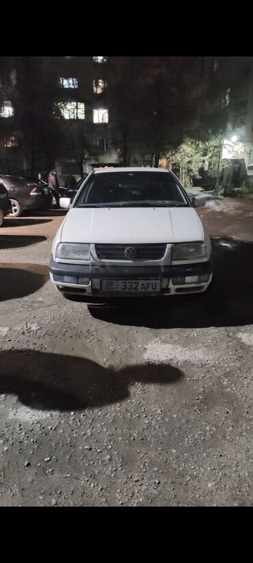 машина манипулятор: Volkswagen Vento: 1992 г., 1.8 л, Механика, Бензин, Седан