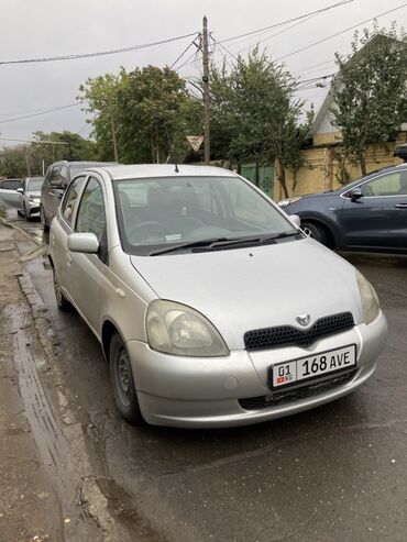 продаю номер авто: Компактный хэтчбек Toyota Vitz/Yaris (поколение ранних 2000‑х)