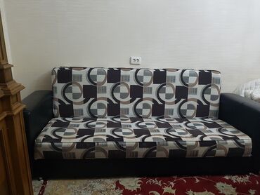 бытовая машинка: Продаю диван в хорошем состоянии 
раскидной