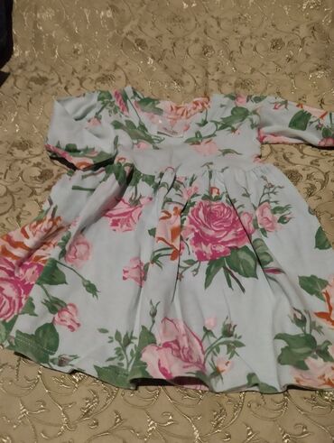 Ziyafət donları: Məhsul paketi: ayaqqabı və geyim 1) Qırmızı idman ayaqqabıları - — 17