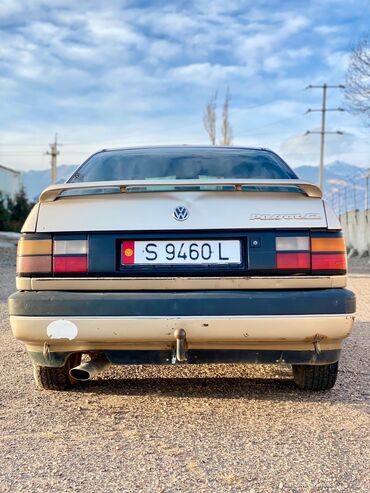 трамблёр на пассат: Volkswagen Passat: 1988 г., 1.8 л, Механика, Газ, Седан