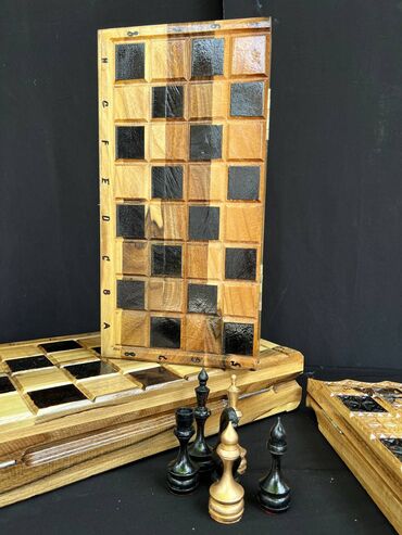 шахматы ручной работы: Шахматы размеры от 40см./до 70 см. Фигурки фишки отдельно есть