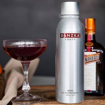 ickiler: Danzka vodka xaricdən alınıb 1 ədədi 45 manat 5 ədəd var toplam