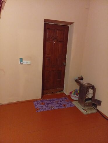 Otaqların günlük kirayəsi: 3 otaqlı həyət evi - Kiçik, qapalı həyətyanı sahəsi və dəmir hasar - — 5