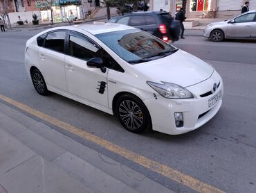 khazar avto: Toyota Prius: 1.8 л | 2012 г. Седан