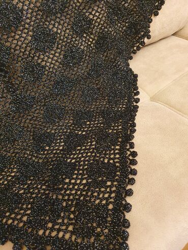 Hicab: Qara rəngli, üçbucaq formalı əl işi şal - Material: xırda parıltılı — 4