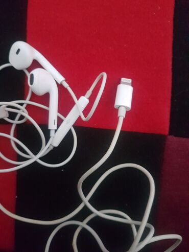 naushniki apple earpods lightning: Apple EarPods . Оригинал!!! разъём Лайтнинг ( lightning ) состояние