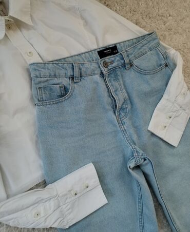 stradivarius zenske farmerke: RESERVED trousers farmerke svelijeg plavog teksasa sa klasičnim