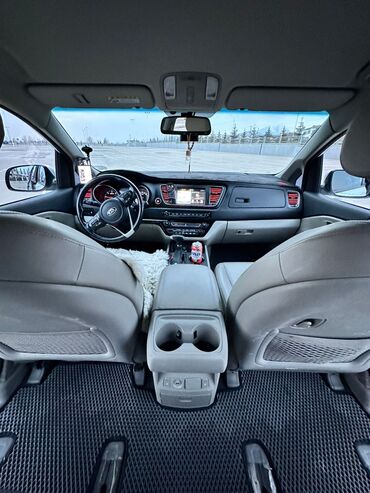Kia: Kia Carnival: 2018 г., 2.2 л, Автомат, Дизель, Минивэн — 10