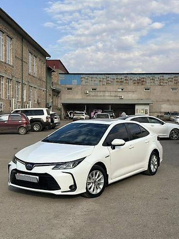 домик авто: Toyota Corolla: 2022 г., 1.8 л, Автомат, Гибрид, Седан — 3