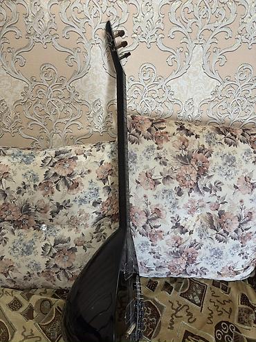 Электрогитары: Elektrik saz – qara rəng, abalon naxışlı inlay - Korpus: armud — 4