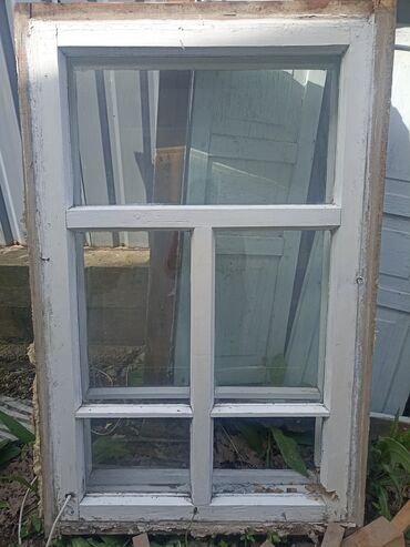 двери и окно: Деревянное окно, цвет - Белый, Б/у, 135 *85, Самовывоз
