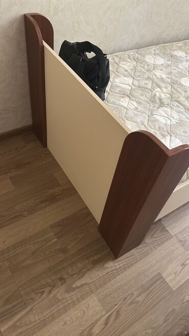 Təknəfərlik çarpayı, Bazasız, Matras ilə, Siyirməsiz