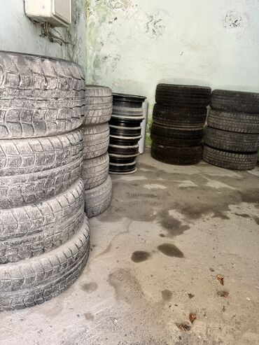 шины бишкек дордой цены: Продаю шины зимние: 225/50 R16 4шт 205/55 R16 4шт Диски 4шт 215/55 R17