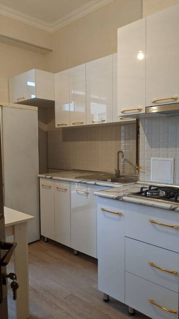 Uzunmüddətli kirayə mənzillər: 28 may metrosunun yasil bazarına yaxın 17 mertebeli binanın 6-ci — 15