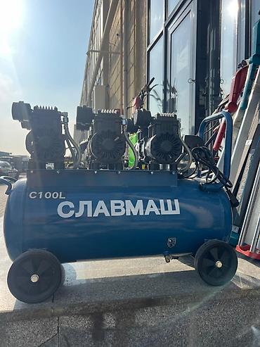 Kompressorlar: SLAВМАШ C100L hava kompressoru Texniki xüsusiyyətlər: - Gərginlik — 3