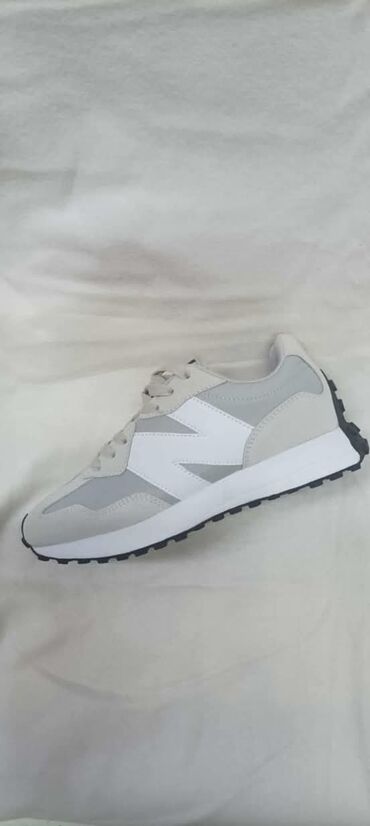 Women's Sneakers and athletic shoes: New Balance, bоја - Šareno — 2