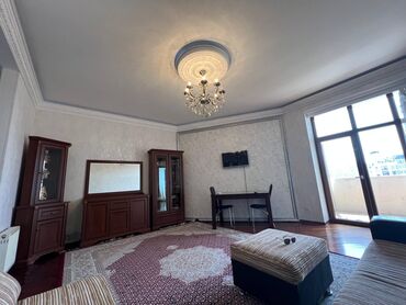 квартира на час в оше: Yasamal rayonu Hüseyn Cavid prospekti, Elmlər Akademiyası metrosuna 3