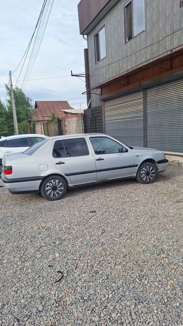 запчасть на мерс 814: Volkswagen Vento: 1994 г., 1.8 л, Автоматтык, Бензин, Седан