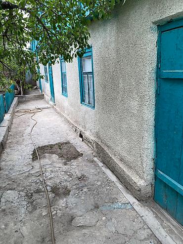 Продажа коттеджей и домов: Продаю дом в центре города Балыкчы. Рядом городская больница, вещевой — 18