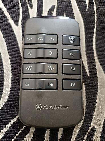 Pultlar: Mercedes-Benz orijinal avtomobil audio pulti Model/Ref: 000 820 83 26 — 1