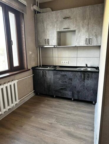 3 комнатная квартира в бишкеке купить: 1 бөлмө, 35 кв. м, 105-серия, 2 кабат, Евроремонт