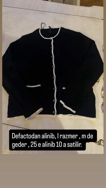 qadınlar üçün toxunma snudlar: Defacto qadın kardiqanı - Rəng: qara, ağ kantlarla - Dizayn: düyməli